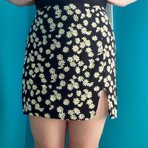 Ditsy Floral Slit Hem Skirt
